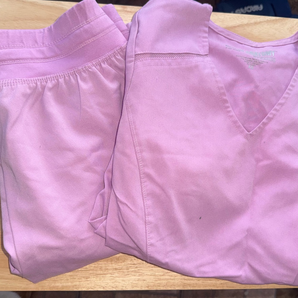 Grey's Anatomy Women's Pink Scrub Set